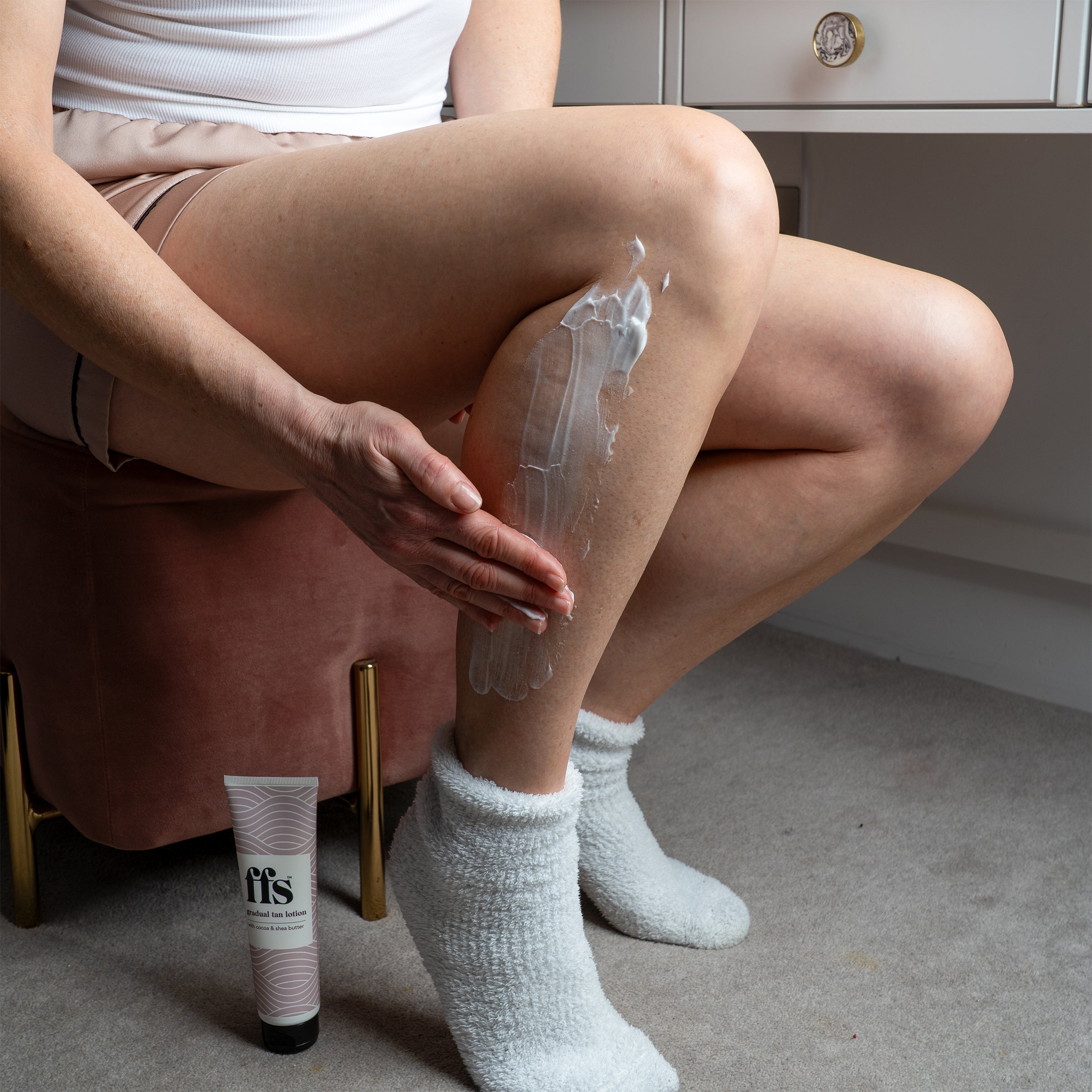 Fast Drying Moisture Rich Gradual Tan Lotion With Shea Butter